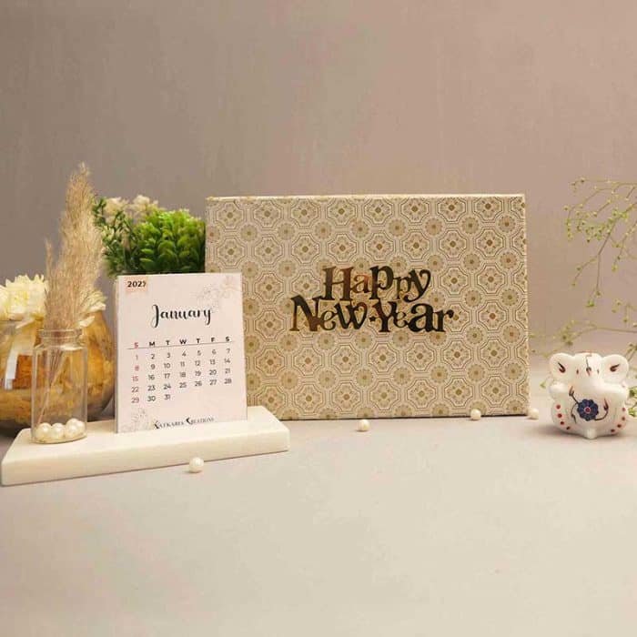 New Year Gift Hamper Gift hamper Desk calendar 2025 Personalized desk calendar Custom desk calendar Office desk calendar Professional desk calendar Corporate desk calendar Minimalist desk calendar Eco-friendly desk calendar Stylish desk calendar