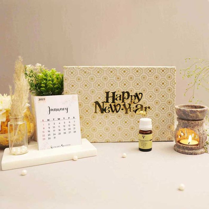 New Year Gift Hamper Gift hamper Desk calendar 2025 Personalized desk calendar Custom desk calendar Office desk calendar Professional desk calendar Corporate desk calendar Minimalist desk calendar Eco-friendly desk calendar Stylish desk calendar